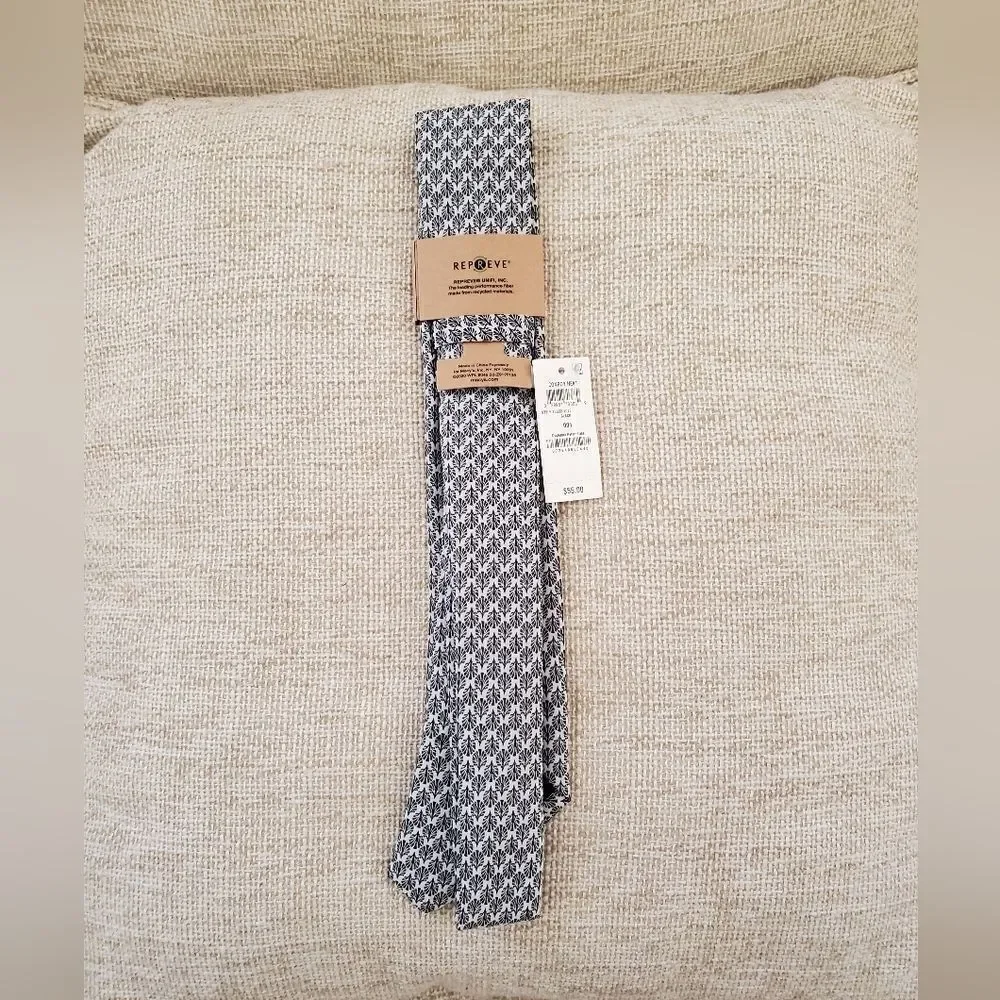 Bar III Slim Conroy Neat Botanical Tie